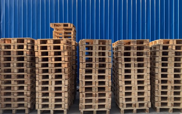 托喀依乡木托盘摆放技巧